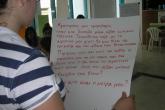 παιδί διαβάζει κείμενο